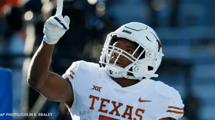 NFL Combine: Texas Longhorns' Bijan Robinson runs 40-yard dash in