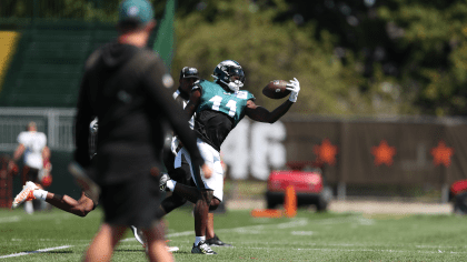 Feathers Fly: Colts joint practice with Eagles features two fights