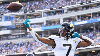 Philadelphia Eagles running back Trey Sermon (34) against the Jacksonville  Jaguars during an NFL football game, Sunday, Oct. 2, 2022, in Philadelphia.  The Eagles defeated the Jaguars 29-21. (AP Photo/Rich Schultz Stock Photo -  Alamy