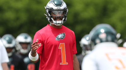 How Jalen Hurts' desire to 'uplift' is helping Eagles' offense