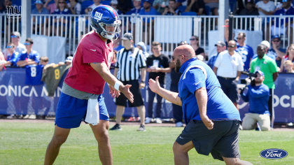 Giants HC Brian Daboll tosses tablet in frustration as QB Daniel Jones  ignores him