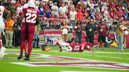 Saquon Barkley dives for a touchdown