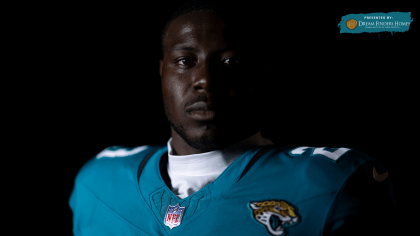 January 7, 2023: Jacksonville Jaguars linebacker Devin Lloyd (33) is  introduced before a game against the Tennessee Titans in Jacksonville, FL.  Romeo T Guzman/CSM/Sipa USA.(Credit Image: © Romeo Guzman/Cal Sport  Media/Sipa USA