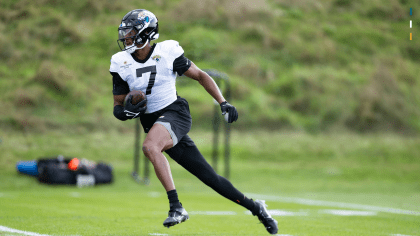 Jacksonville Jaguars receiver Zay Jones has career day vs. Dallas