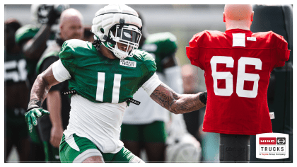 New York Jets Cornerback Stretches before Training Editorial Photography -  Image of anticipating, celebrity: 10665052