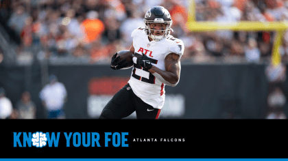 Atlanta Falcons tight end Kyle Pitts (8) participates in a jersey swap  after an NFL football game against the San Francisco 49ers, Sunday, Oct.  16, 2022, in Atlanta. The Atlanta Falcons won