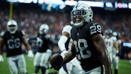 Raiders' Josh Jacobs named PFWA's Offensive Rookie of the Year