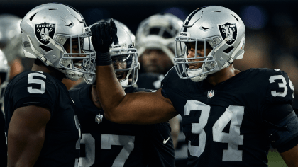 Las Vegas Raiders linebacker Divine Deablo (5) during an NFL football game  against the New Orleans Saints, Sunday, Oct. 30, 2022, in New Orleans. (AP  Photo/Tyler Kaufman Stock Photo - Alamy