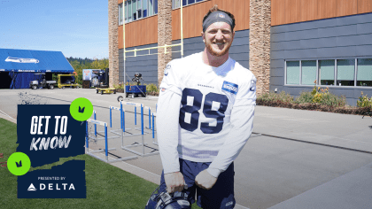 Seattle Seahawks tight end Will Dissly (89) runs the ball during the NFL  football team's training camp, Wednesday, July 26, 2023, in Renton, Wash.  (AP Photo/Lindsey Wasson Stock Photo - Alamy