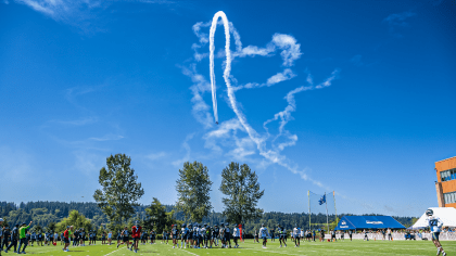 Seattle Seahawks linebacker Boye Mafe (53) walks with linebacker Derick  Hall (58) during the NFL football team's training camp, Thursday, July 27,  2023, in Renton, Wash. (AP Photo/Lindsey Wasson Stock Photo - Alamy