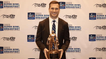 Christian Quarterback Kirk Cousins Receives Bart Starr Award - Idol Chatter