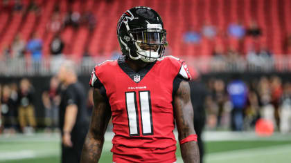 WR Julio Jones takes the field in new all-black Falcons uniform