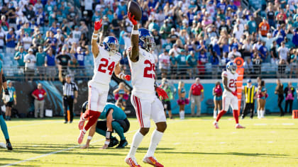 Giants Safety Xavier McKinney Wears Affordable Nike Dunks - Sports  Illustrated FanNation Kicks News, Analysis and More