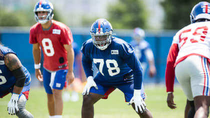 Daniel Jones-Kenny Golladay chemistry building at Giants camp