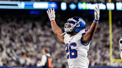 Giants' offense shows it's more than Saquon Barkley with stunning