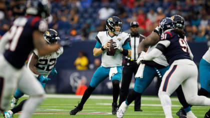 Jaguars earn fourth-straight victory, defeat Texans 31-3 on the road