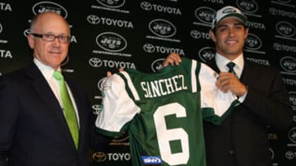 Mark Sanchez received a special care package at Eagles camp