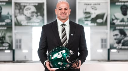 NY Jets coach Robert Saleh wears Hackensack HS shirt before practice