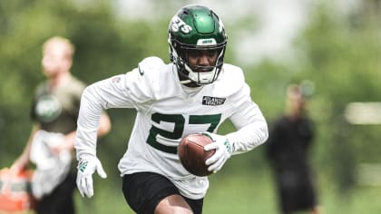 New York Jets star announces he's going back to college after NFL