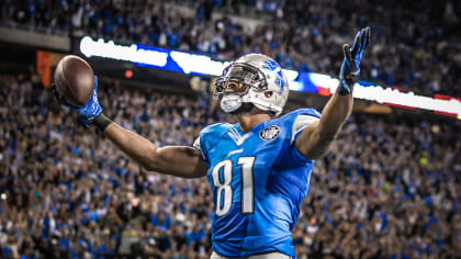 Watch: Calvin Johnson honored with Hall of Fame ring at Lions game