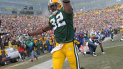 Aaron Rodgers rebounds with 4 TD passes during rout over the New