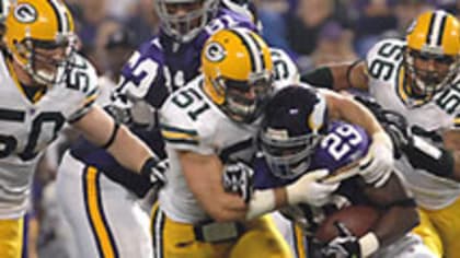 Border battle: Packers-Vikings kick off season