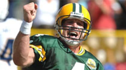 Green Bay Packers: Team retires former QB Brett Favre's No. 4