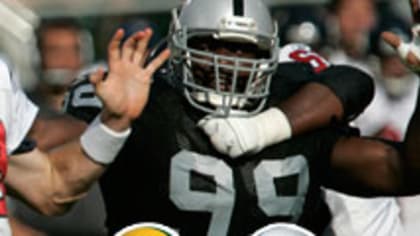 Oakland, California, USA. 8th Sep, 2002. Oakland Raiders defensive