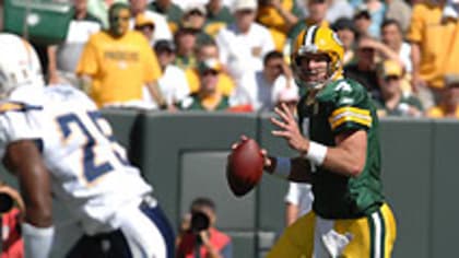 Several NFL greats a part of Favre's moment