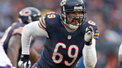 Bears trade Jared Allen to Panthers