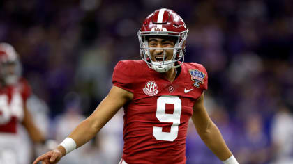 Tua Tagovailoa reacts to video of young Alabama fans that lose it