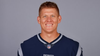 Patriots re-sign K Nick Folk; release DL Albert Huggins