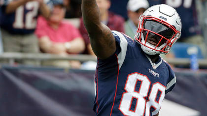 Patriots: Martellus Bennett Battles Back from Injury, Talks Offense