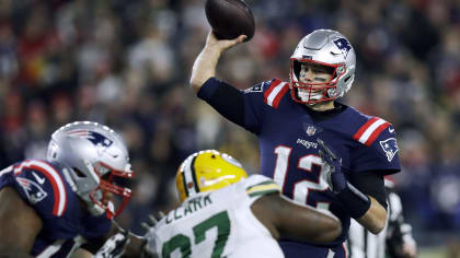 Tom Brady sets all-time NFL completions record, throws 700th TD