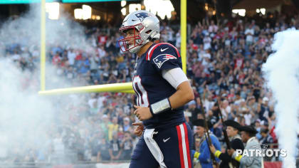 2nd-year QB Mac Jones arrives at Pats' workout in great shape