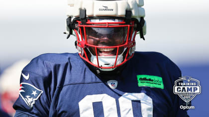 Rookie Christian Barmore working and learning with Patriots 