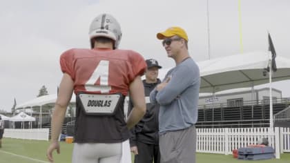 Mic'd Up: Derek Carr and Peyton Manning at 2018 Training Camp