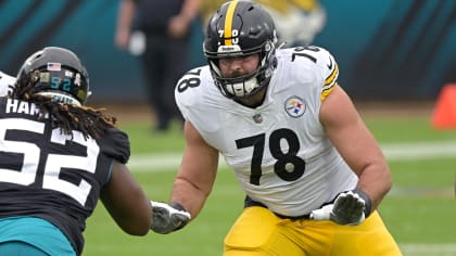 FILE - Baltimore Ravens offensive tackle Alejandro Villanueva (78