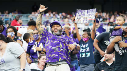 Ravens Relish Being Back With Fans at Stadium Practice