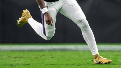 Lamar Jackson Wears Halloween Nike Dunks to Ravens Game - Sports