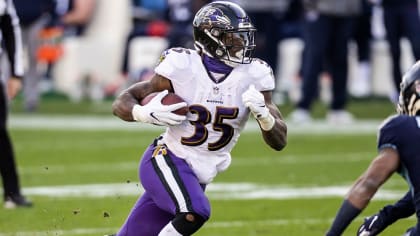 Baltimore Ravens tender 3 players, including RB Gus Edwards