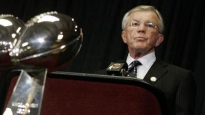 Joe Gibbs honored at Super Bowl LIV for Redskins success