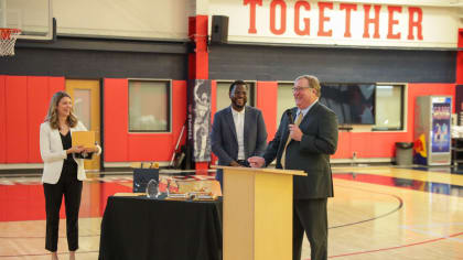 New Orleans Saints and Pelicans honor diversity, equity, and inclusion  award recipients at all-employee pep rally