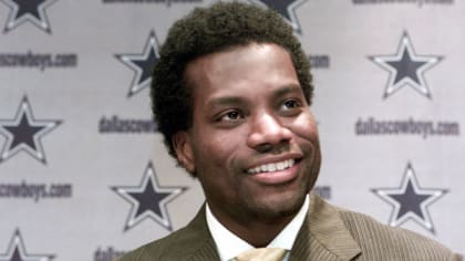 Seattle Seahawks on X: #OTD in 2000: Seahawks trade Joey Galloway for  draft picks.  (AP Photo/Bill Janscha)   / X