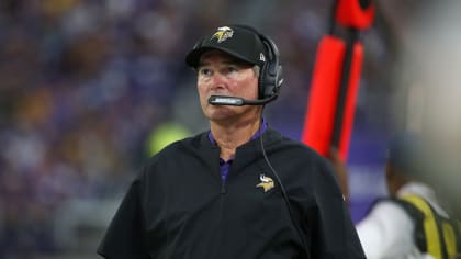 Mike Zimmer shouts out the Vikings offense in postgame speech