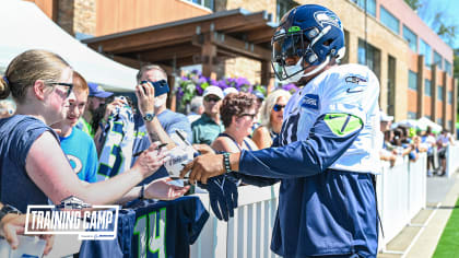 Return of live fans highlights Seahawks annual mock training camp game