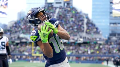 Latest on Seahawks WR Tyler Lockett's hand, Al Woods' Achilles - Seattle  Sports