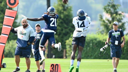 Seahawks training camp, Day 5: Russell Wilson shows his burst is