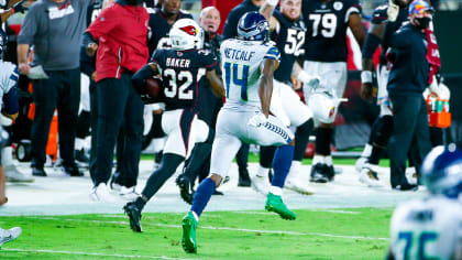 Seattle, WA, USA. 16th Oct, 2022. Seattle Seahawks wide receiver DK Metcalf  (14) during a game between the Arizona Cardinals and Seattle Seahawks at  Lumen Field in Seattle, WA. The Seahawks won