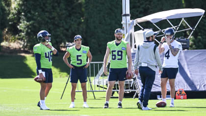 Seattle Seahawks long snapper Carson Tinker (46) throws the ball before an  NFL football game against the Los Angeles Chargers, Sunday, Oct. 23, 2022,  in Inglewood, Calif. (AP Photo/Kyusung Gong Stock Photo - Alamy